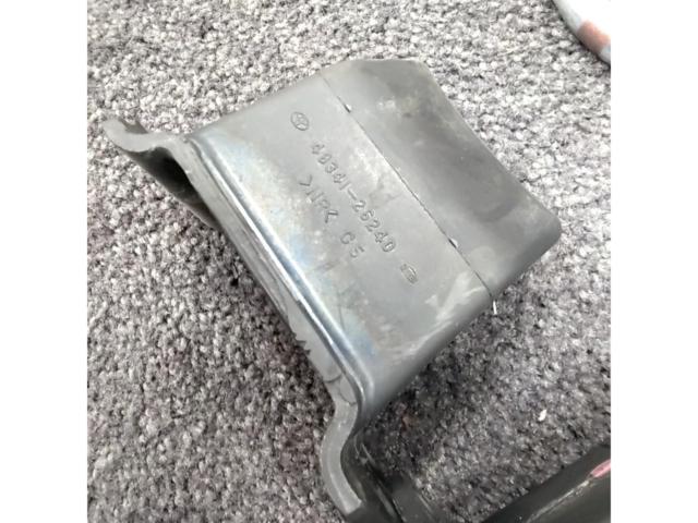 トヨタ ハイエース 純正リアバンプラバー + U字ボルト