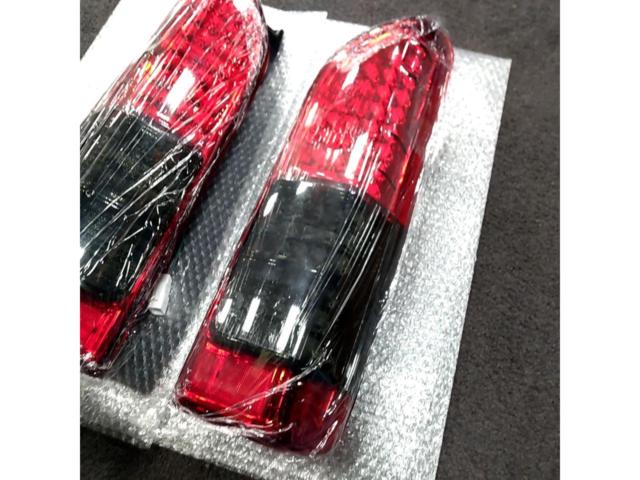メーカー不明 200系ハイエース テールレンズ