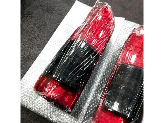 メーカー不明 200系ハイエース テールレンズ