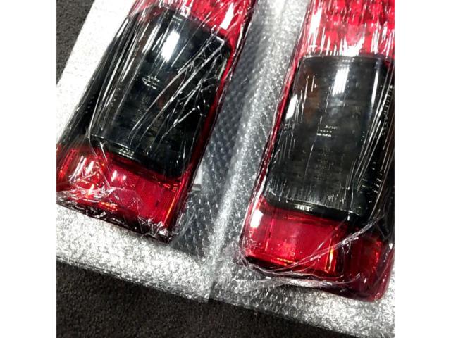 メーカー不明 200系ハイエース テールレンズ