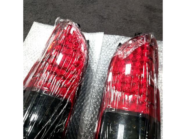 メーカー不明 200系ハイエース テールレンズ
