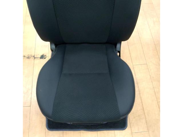 200系ハイエース ダークプライムⅡ 運転席