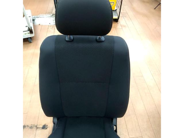 200系ハイエース ダークプライムⅡ 運転席