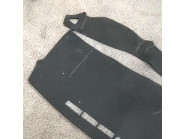 メーカー不明 80系ヴォクシー ダッシュボードマット