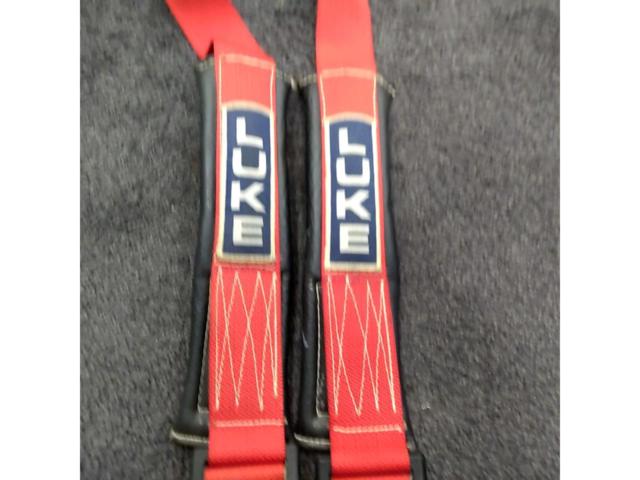 LUKE
3-point
Seat belt
Push
Red