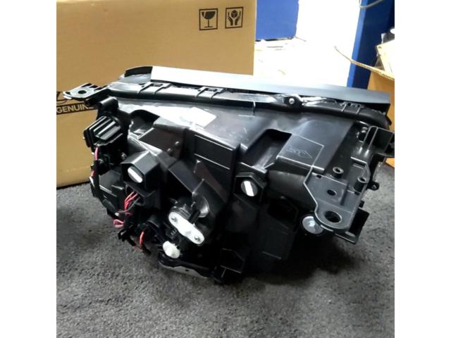 ☆納車外し☆ トヨタ ランドクルーザー250 純正角目ヘッドライト