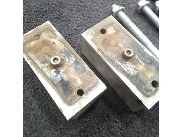 メーカー不明 2インチローダウンキット