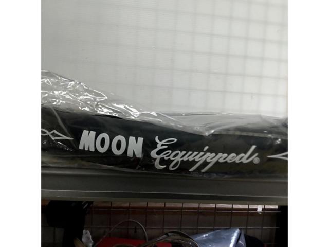 MOON EYES MOON Equipped オリジナル ステアリングカバー