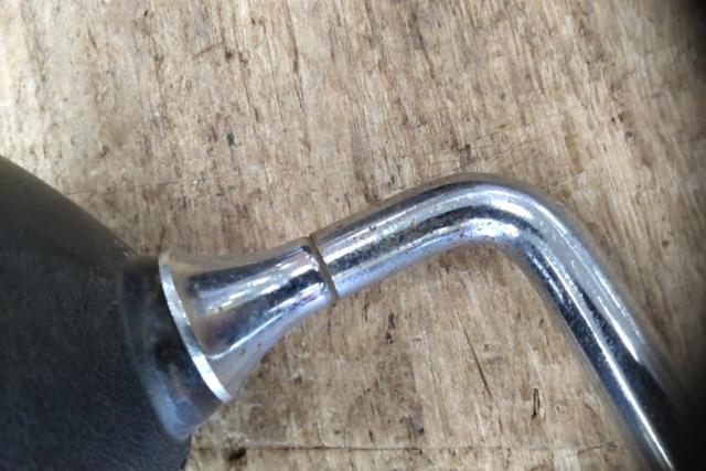  then 
YAMAHA
Genuine
Tuning fork mark
Bullet type mirror
(M10
forward/reverse)