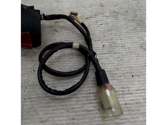 YAMAHA
Genuine right-side switch box and throttle holder for YZF-R25