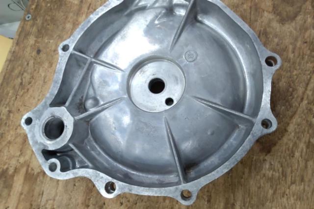 HONDA
Genuine clutch cover for CB750K