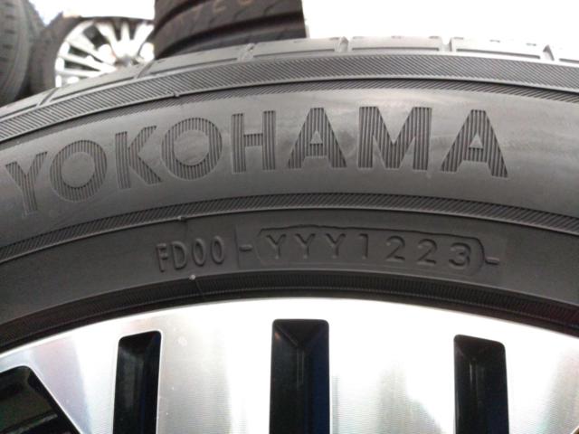 三菱純正デリカD:5 後期純正ホイール+YOKOHAMA BluEarth-XT AE61