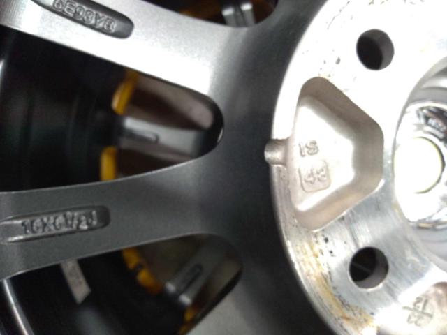BRIDGESTONE
BALMINUM
AR12
+
BRIDGESTONE
BLIZZAK
VRX2