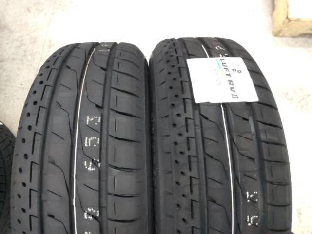 TOYOTA with unused domestic tires
Genuine BBS wheels for the 80-series Voxy Hybrid
TY016
+
BRIDGESTONE
LUFT
RVⅡ