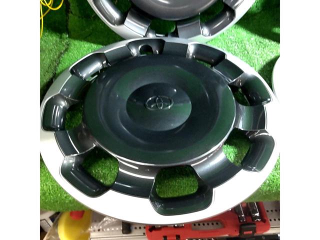 TOYOTA 10系シエンタ 純正15インチホイールキャップ