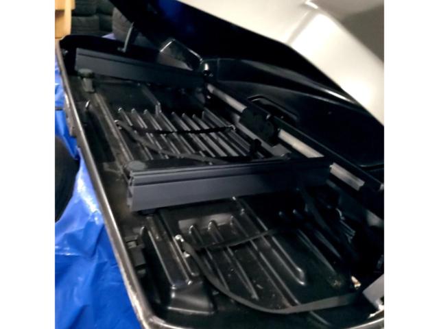 THULE SWEDEN MOTION XT L 両開きルーフボックス