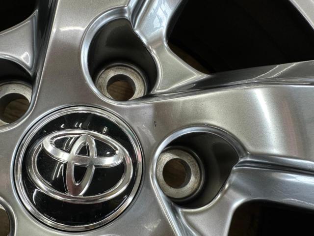 Toyota genuine
RAV4
Previous period
G grade
Original aluminum wheel
+
YOKOHAMA
ADVAN
For V03 RAV4/Harrier!!