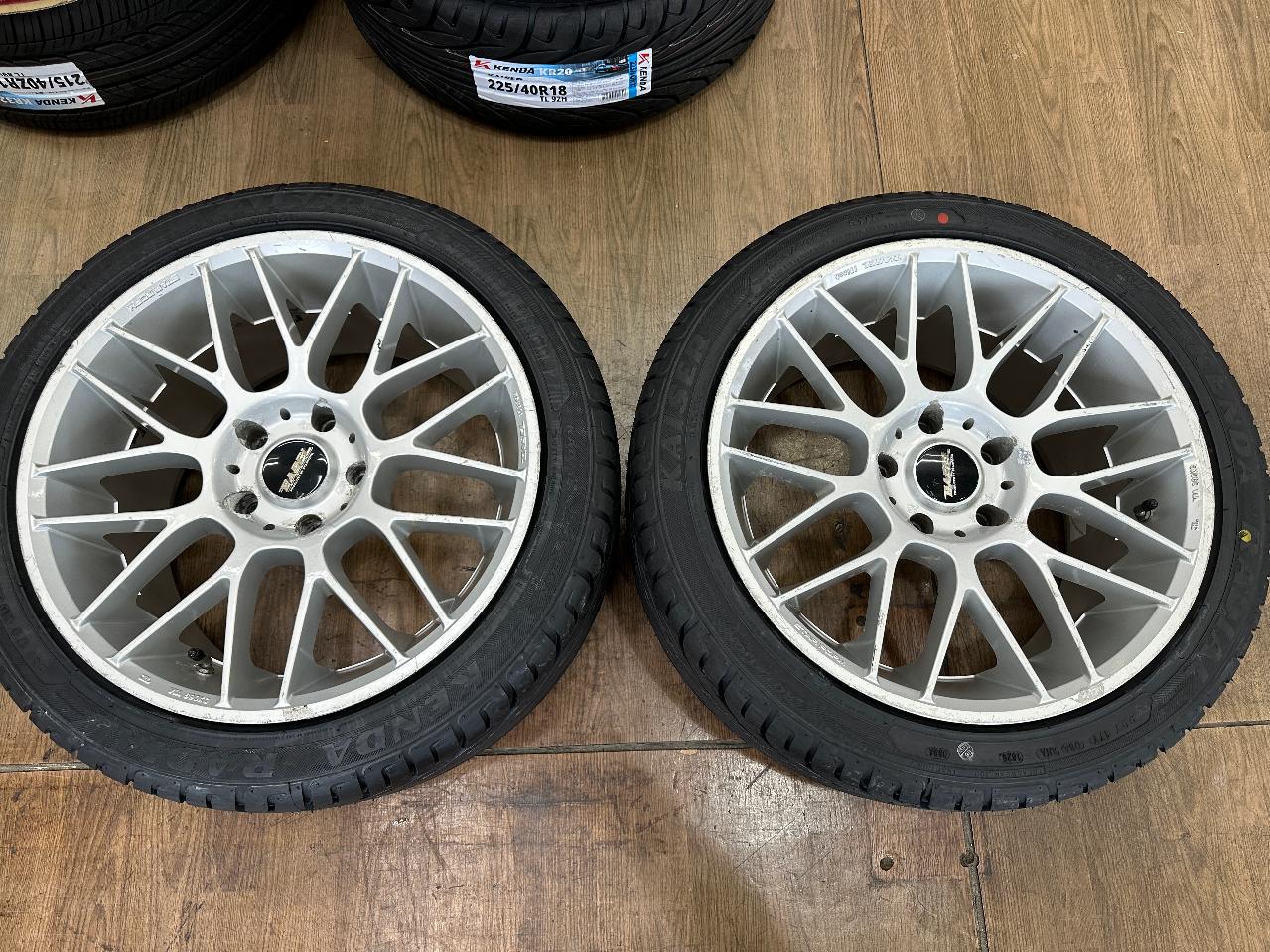 STARFORM
BASEL
+
KENDA (Kenda)
KR 20
Brand new tires included!! Perfect for drifting!! First come, first served!!