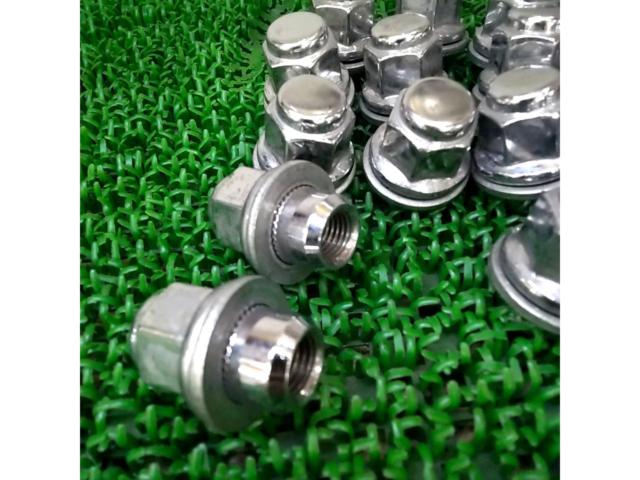 TOYOTA
Genuine flat seat nut