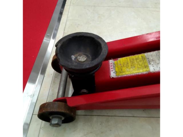 New Layton
Floor jack