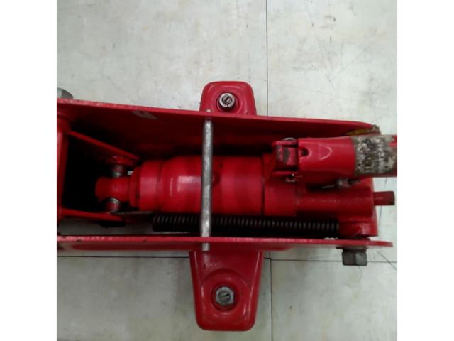 New Layton
Floor jack