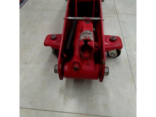 New Layton
Floor jack