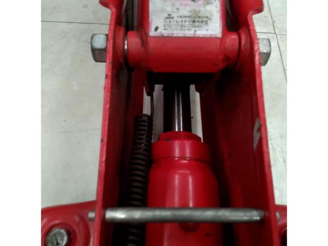 New Layton
Floor jack