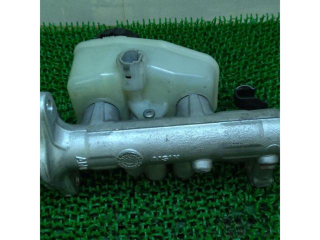 JZX100
Genuine master back
+
Master cylinder set