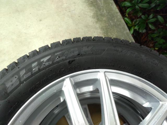 BRIDGESTONE ECO FORME SE-20+BRIDGESTONE BLIZZAK VRX3