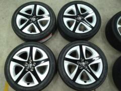 Toyota
50 system
Prius
S Touring
Original wheel
+
Roadstone
Eurovis
Sport
04
