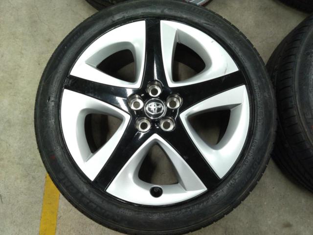 Toyota
50 system
Prius
S Touring
Original wheel
+
Roadstone
Eurovis
Sport
04
