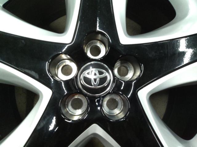 Toyota
50 system
Prius
S Touring
Original wheel
+
Roadstone
Eurovis
Sport
04