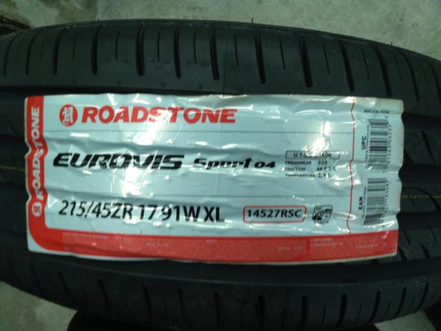 Toyota
50 system
Prius
S Touring
Original wheel
+
Roadstone
Eurovis
Sport
04