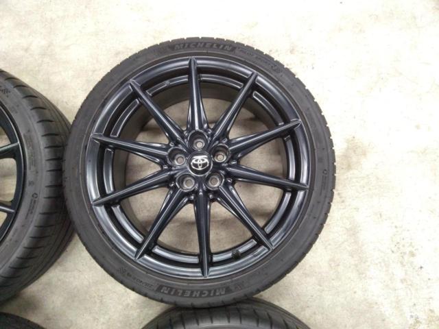 Toyota
ZN8 / GR86
RZ grade
Original wheel + MICHELIN
PILOT
SPORT4