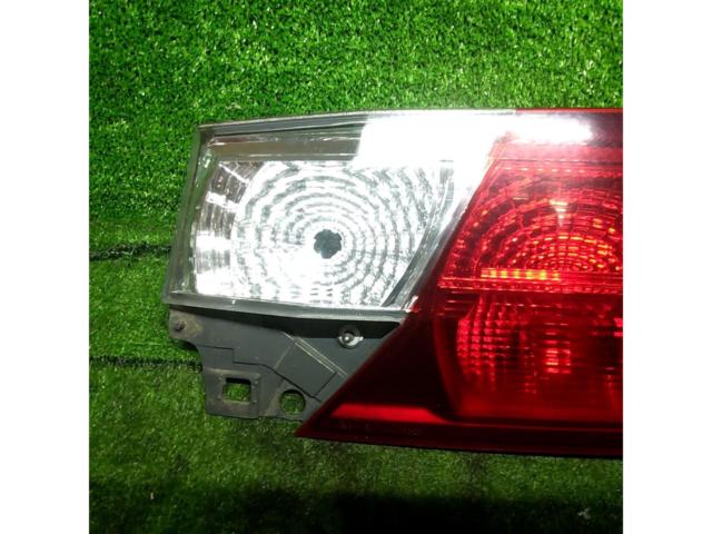 【アルファード/10系】 TOYOTA 後期 純正 テールレンズ ※トランク側のみ