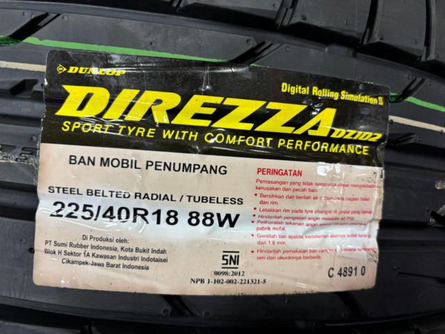 ★店頭試着無料♪★ トヨタ カローラスポーツ GZグレード 純正ホイール + DUNLOP DIREZZA DZ102 【カローラスポーツ・ローダウンプリウス等】