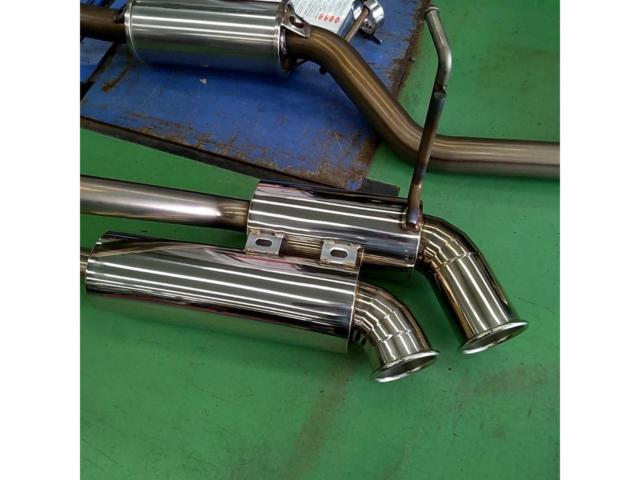 Jimny/JB64W5ZIGEN
SP
SPEC
STREET
Dual stainless steel muffler