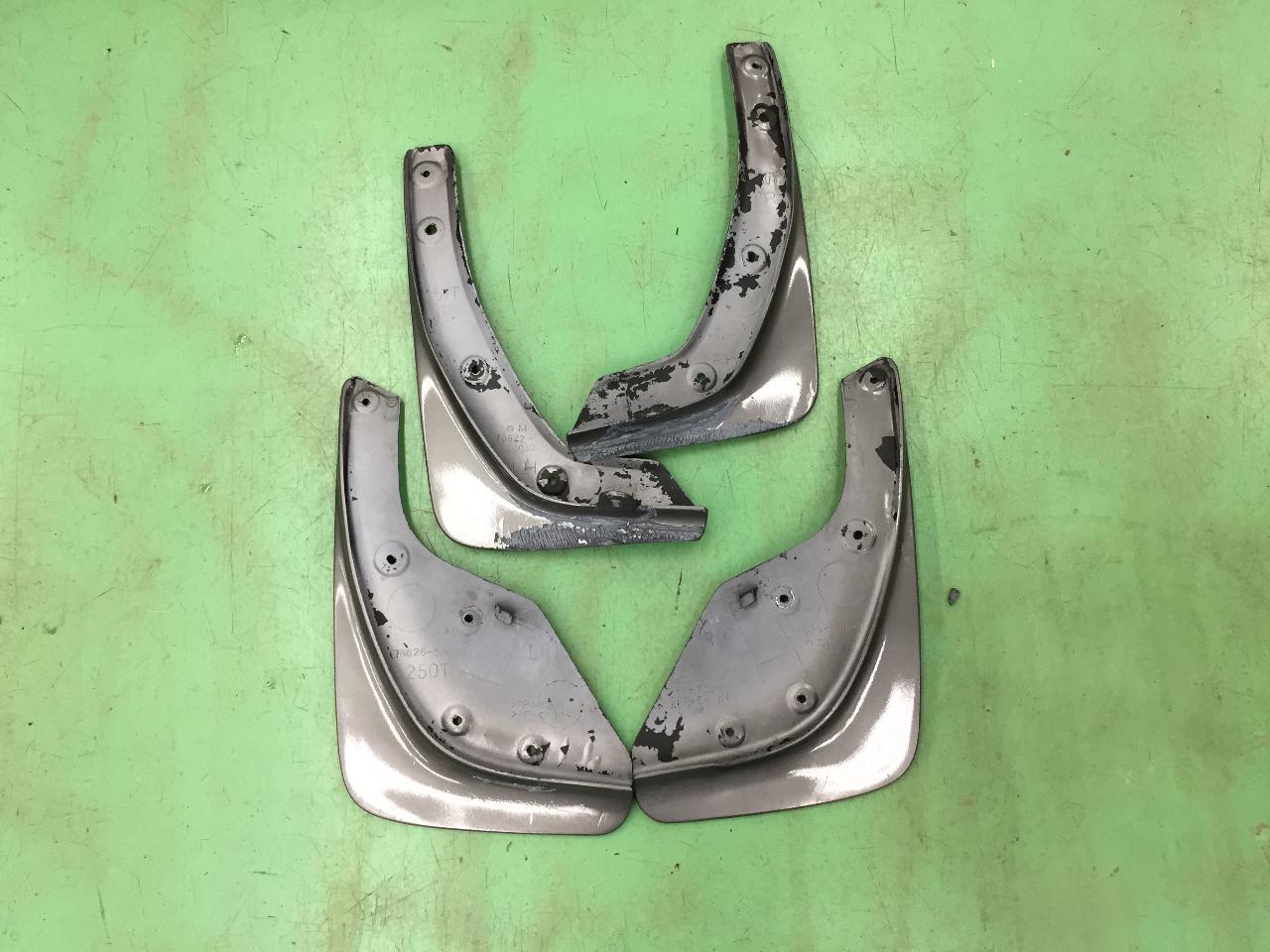 Celsior / 20 series
Late period] TOYOTA genuine
Mud guard