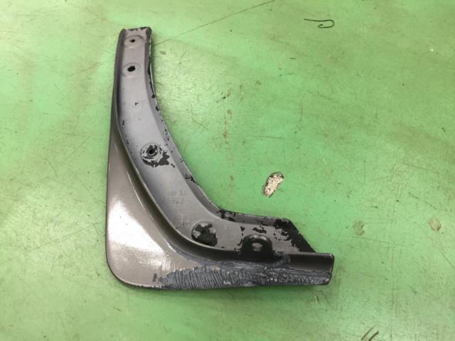 Celsior / 20 series
Late period] TOYOTA genuine
Mud guard