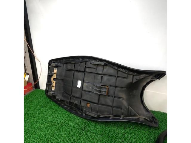 KAWASAKI純正 シート 【ZZR1100/ZX-11(ZXT10D)】