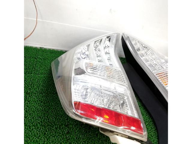 TOYOTA純正 テールレンズ左右セット【プリウス/30系/前期】