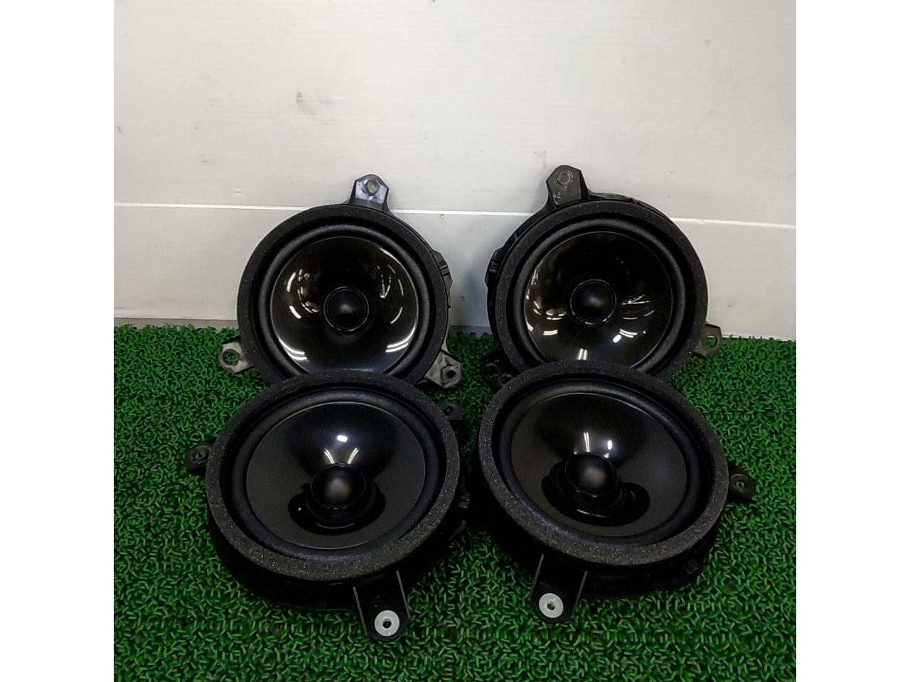 TOYOTA genuine
Speaker
Set before and after
Noah/Voxy/90 series