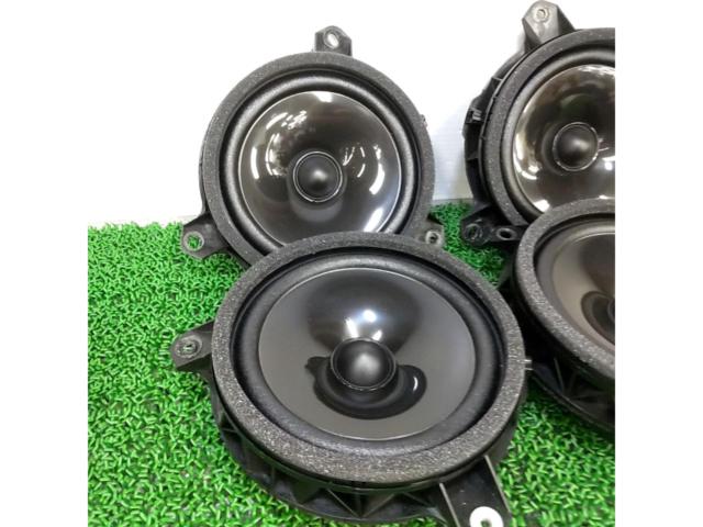 TOYOTA genuine
Speaker
Set before and after
Noah/Voxy/90 series