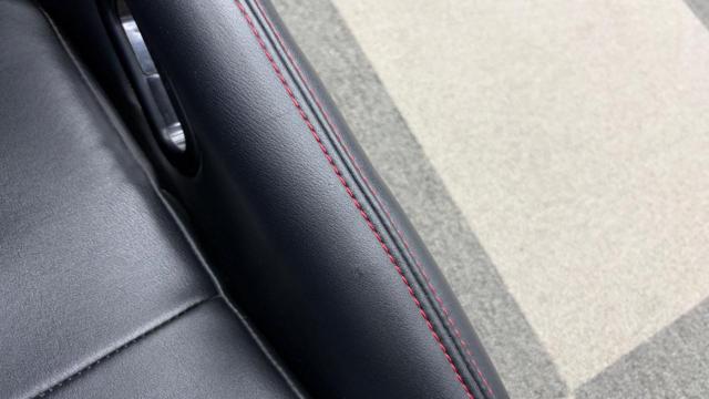 BRIDE
PROS
Full bucket seat
J01AR0