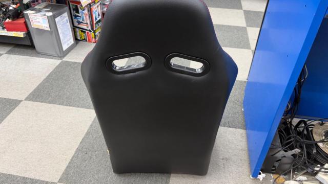 BRIDE
PROS
Full bucket seat
J01AR0
