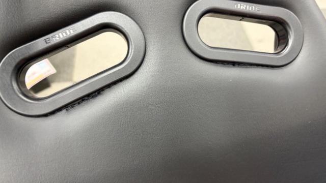 BRIDE
PROS
Full bucket seat
J01AR0