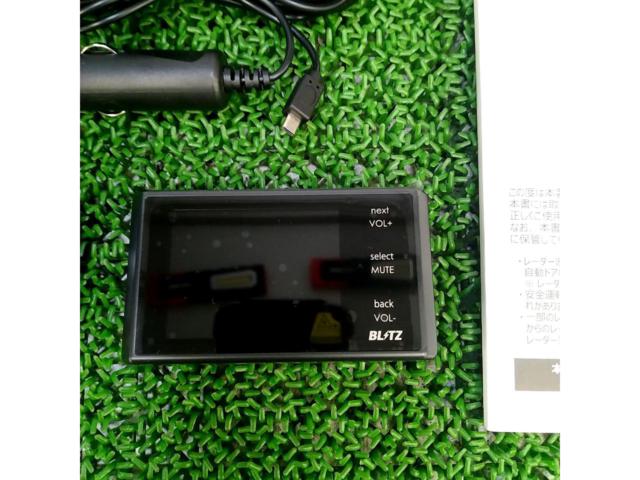 BLITZ
Laser & Radar Detector
TL240R
