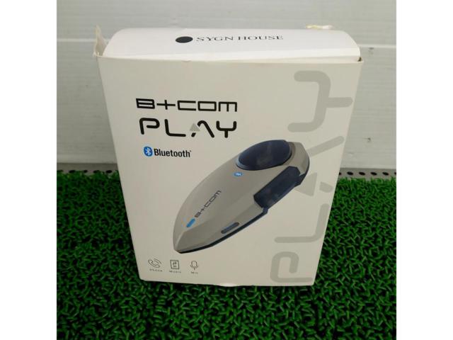 SYGN HOUSE B+COM PLAY
