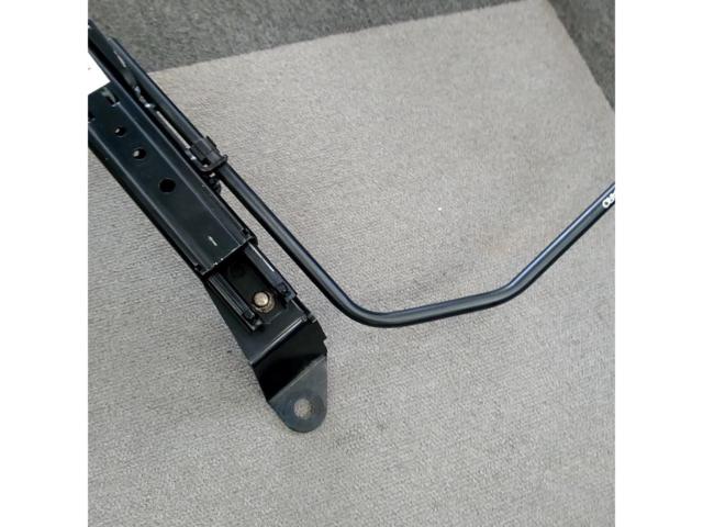 Fit/GD1 RECARO
Seat rail
Passenger side
2085.0151