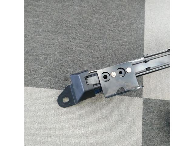Fit/GD1 RECARO
Seat rail
Passenger side
2085.0151